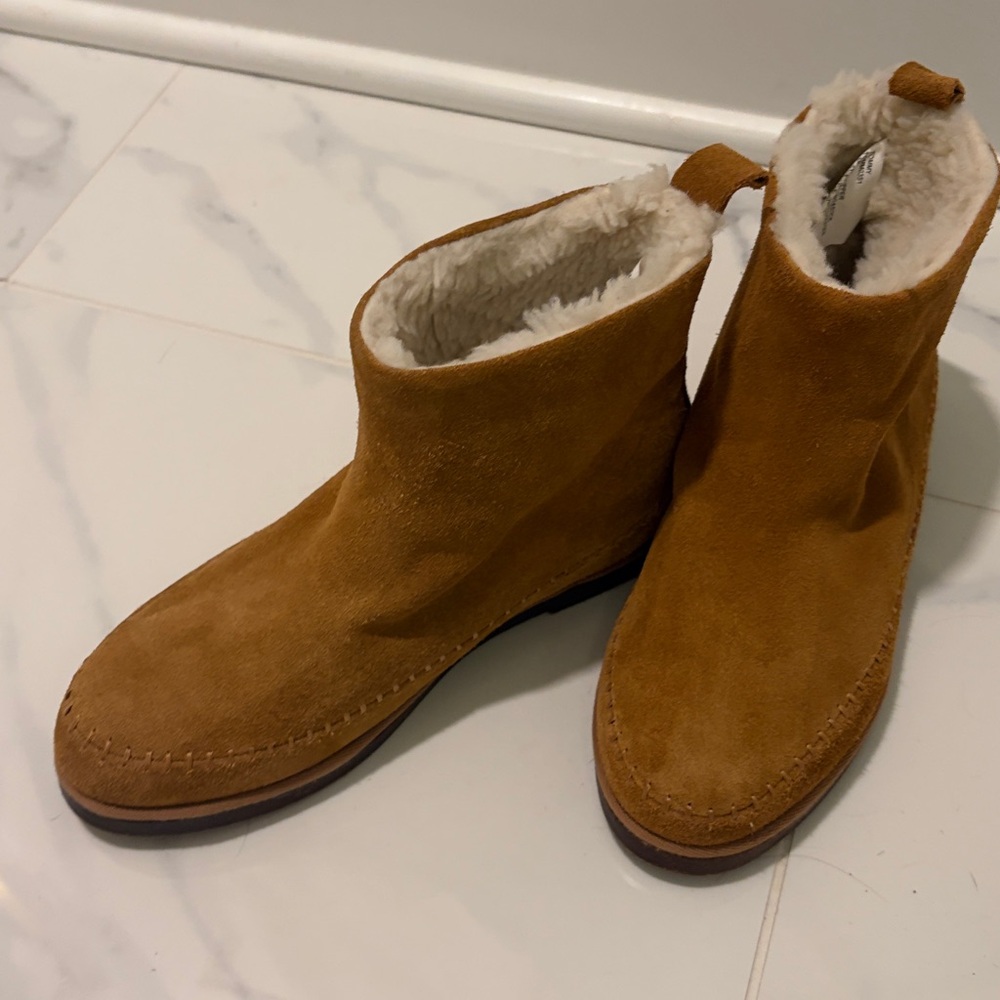 Steve Madden Tan Suede Boots with Faux Fur